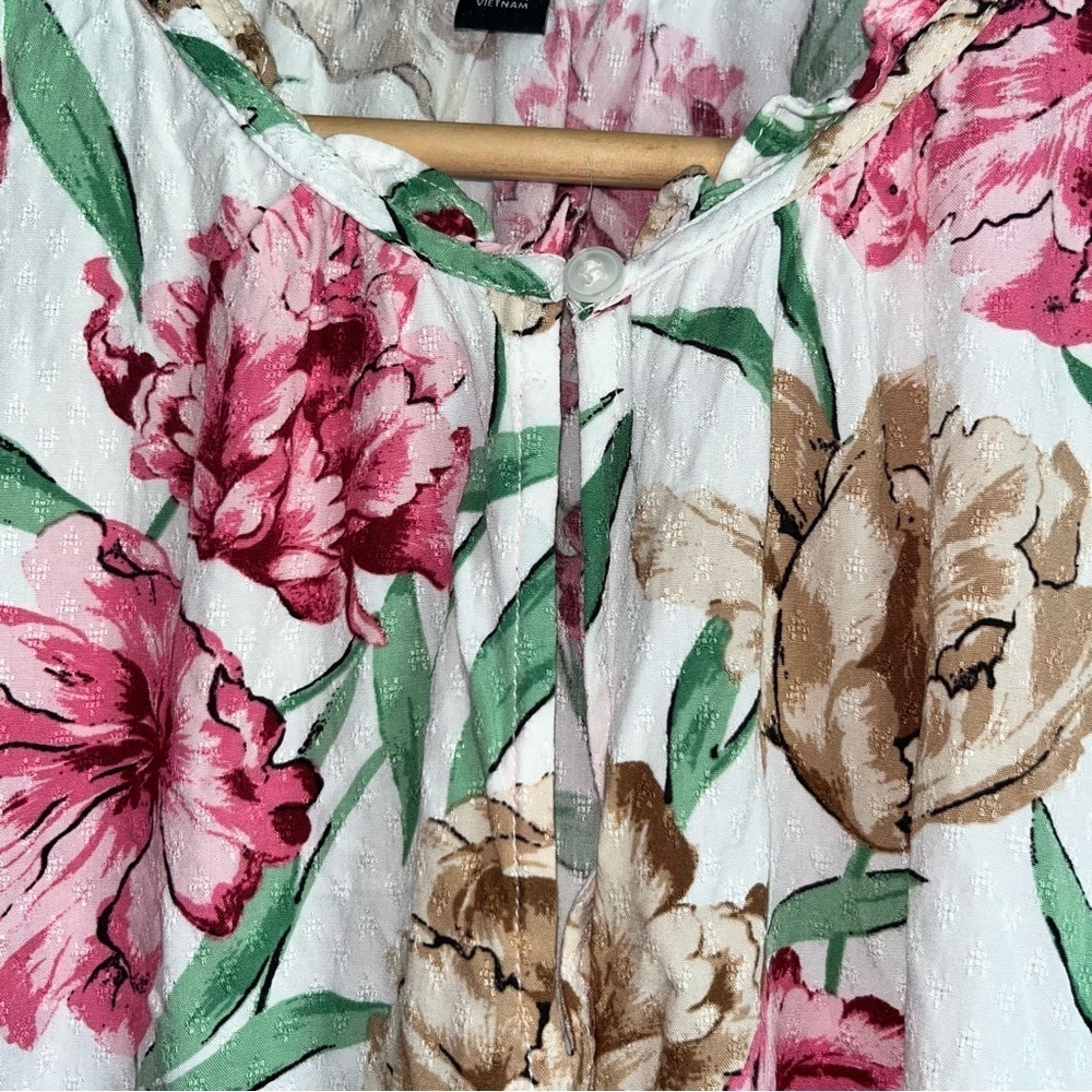 Ann Taylor Floral Blouse - Picture 5 of 6